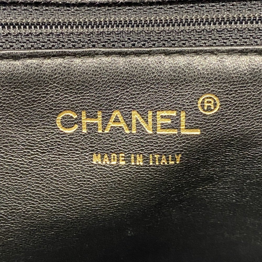 CHANEL Black Caviar Leather Clutch Bag - Picture 5 of 9